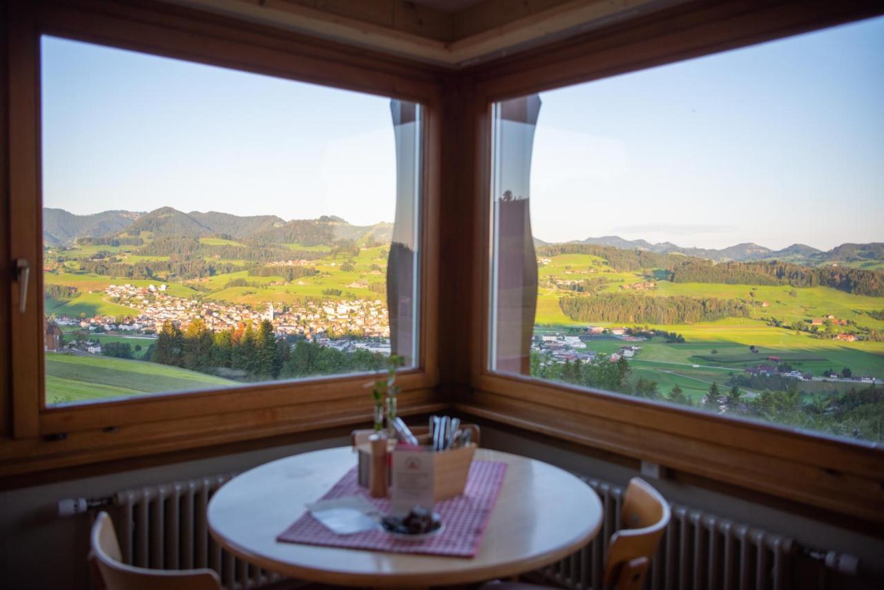 Restaurant Und Kaeserei Berghof Ganterschwil Eksteriør bilde