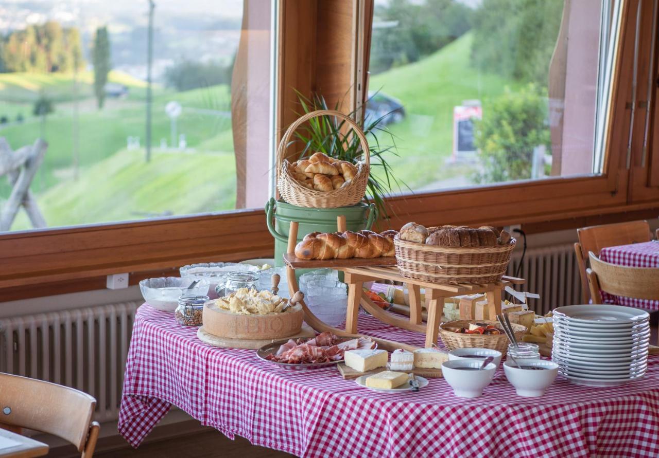 Restaurant Und Kaeserei Berghof Ganterschwil Eksteriør bilde